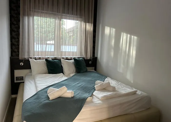 Mango73 アパート *